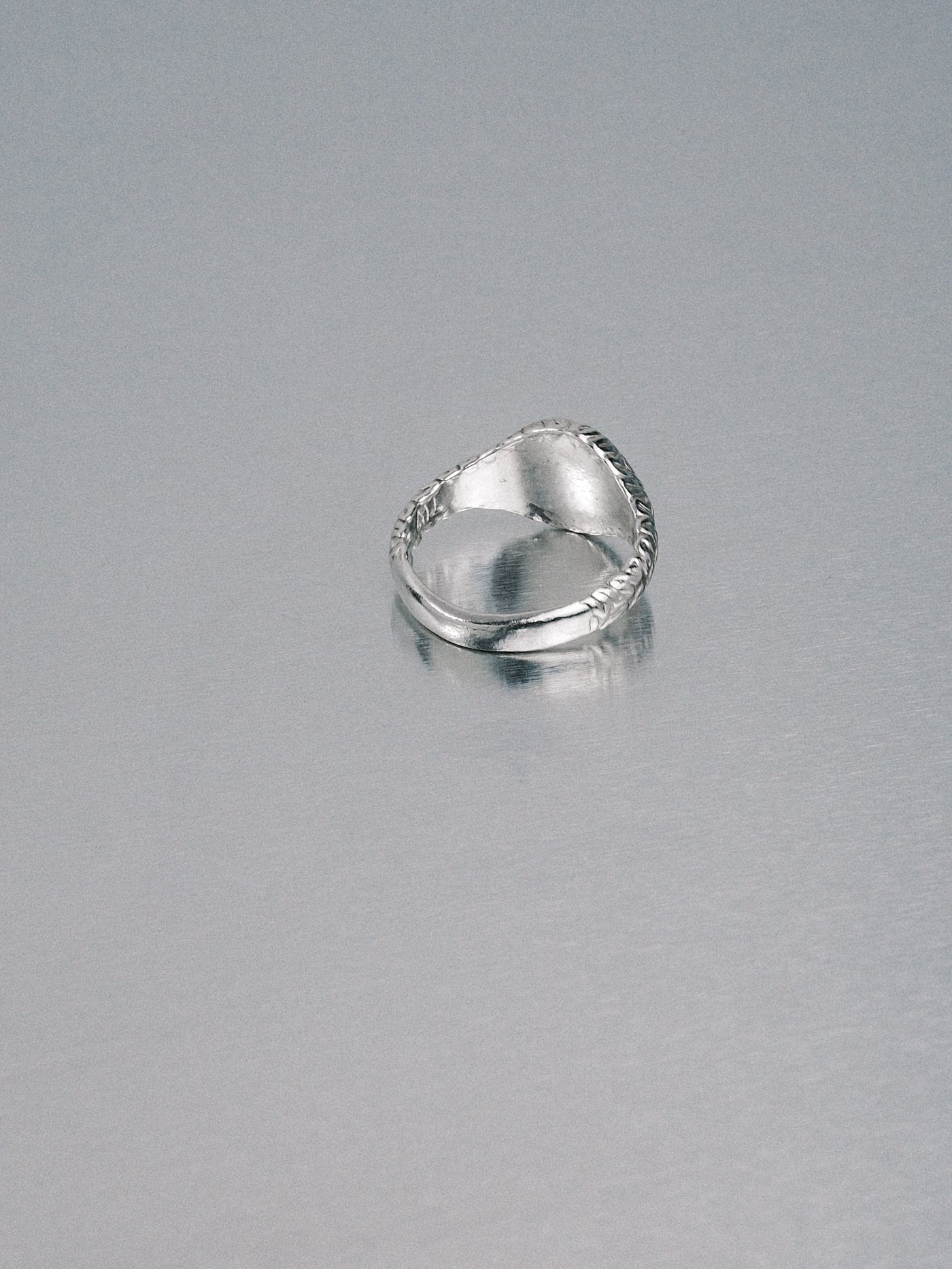 Biomorphic Circle Signet, 925 silver