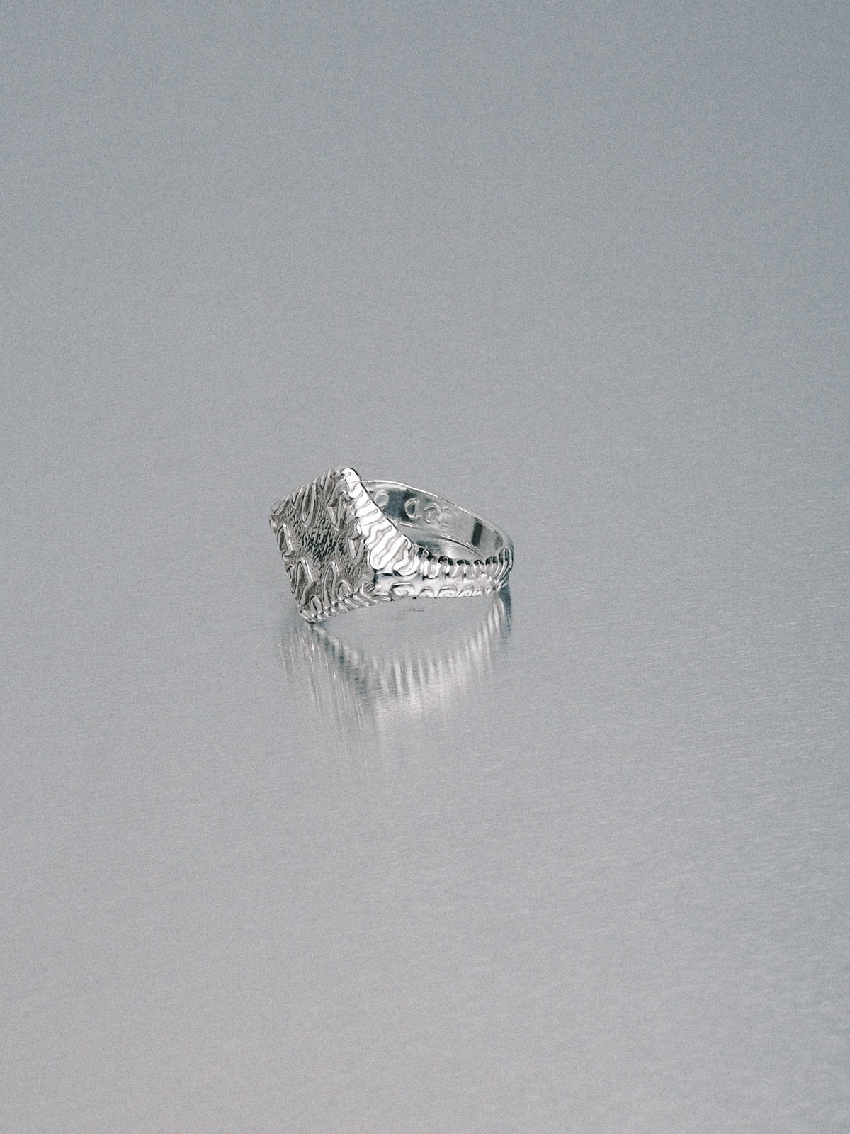 Biomorphic Diamond Signet, 925 silver