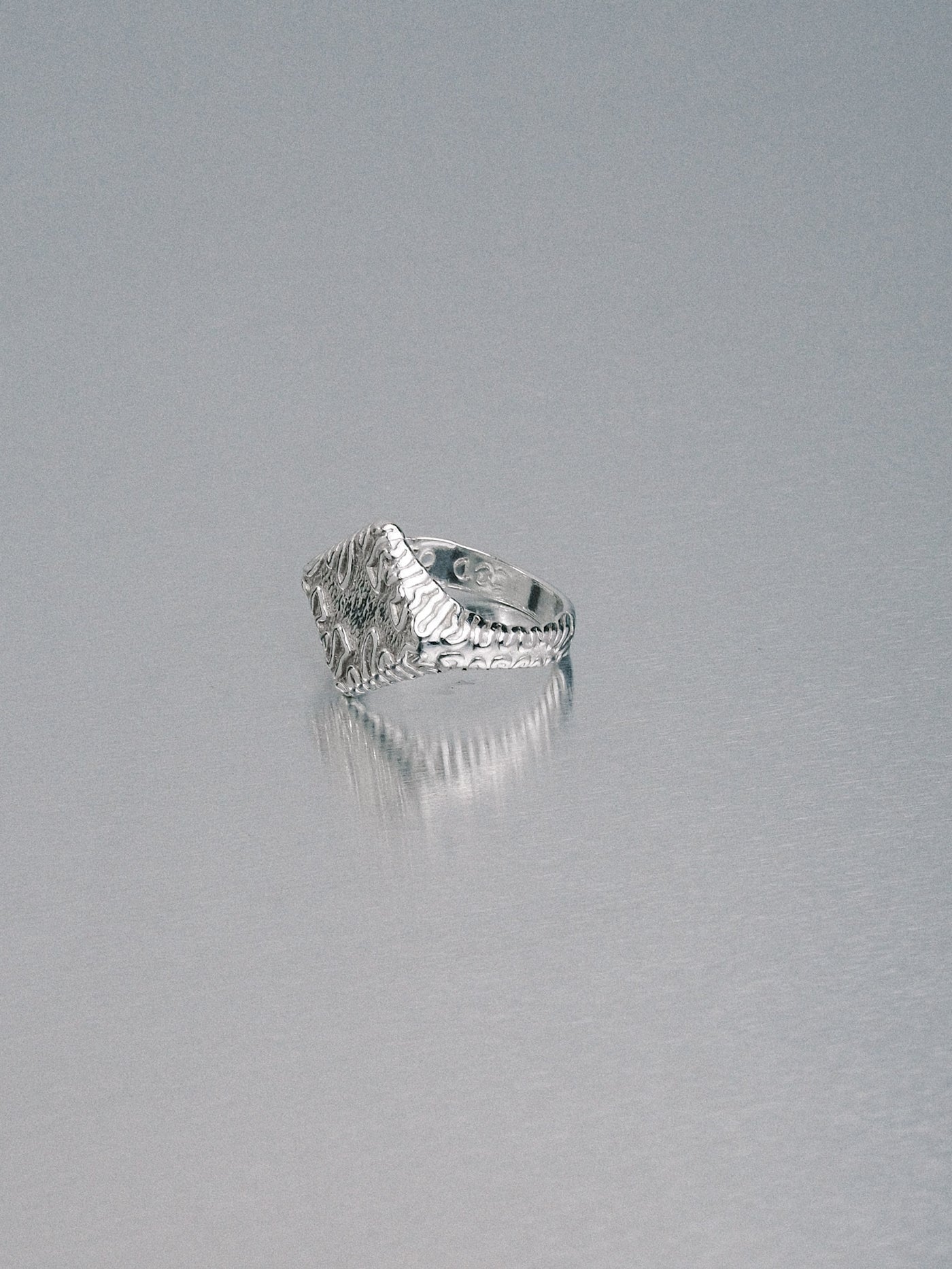 Biomorphic Diamond Signet, 925 silver